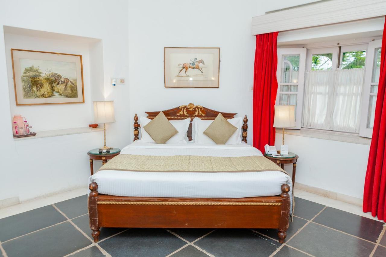 Shikarbadi Hotel - By The Lake Heritage By Hrh Group Of Hotels Udaipur Exterior foto